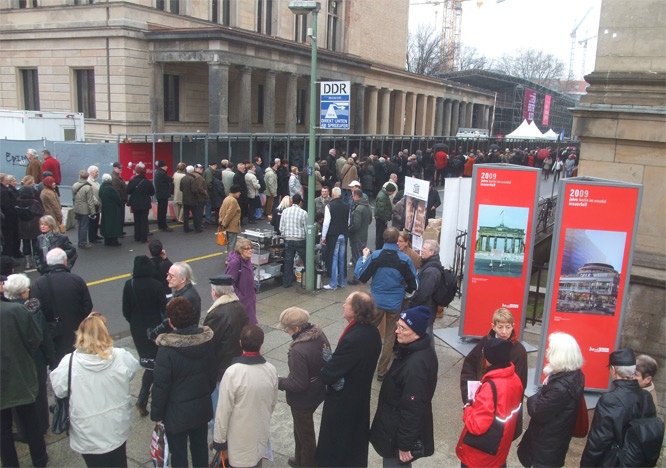 Erster Blick ins Neue Museum: 06. März 2009 