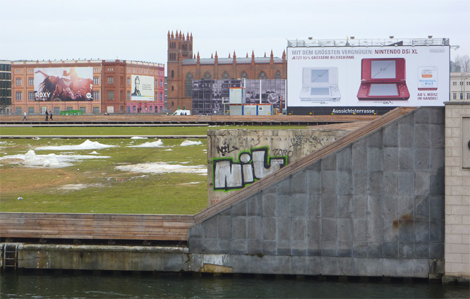 Attrappen am Schlossplatz
